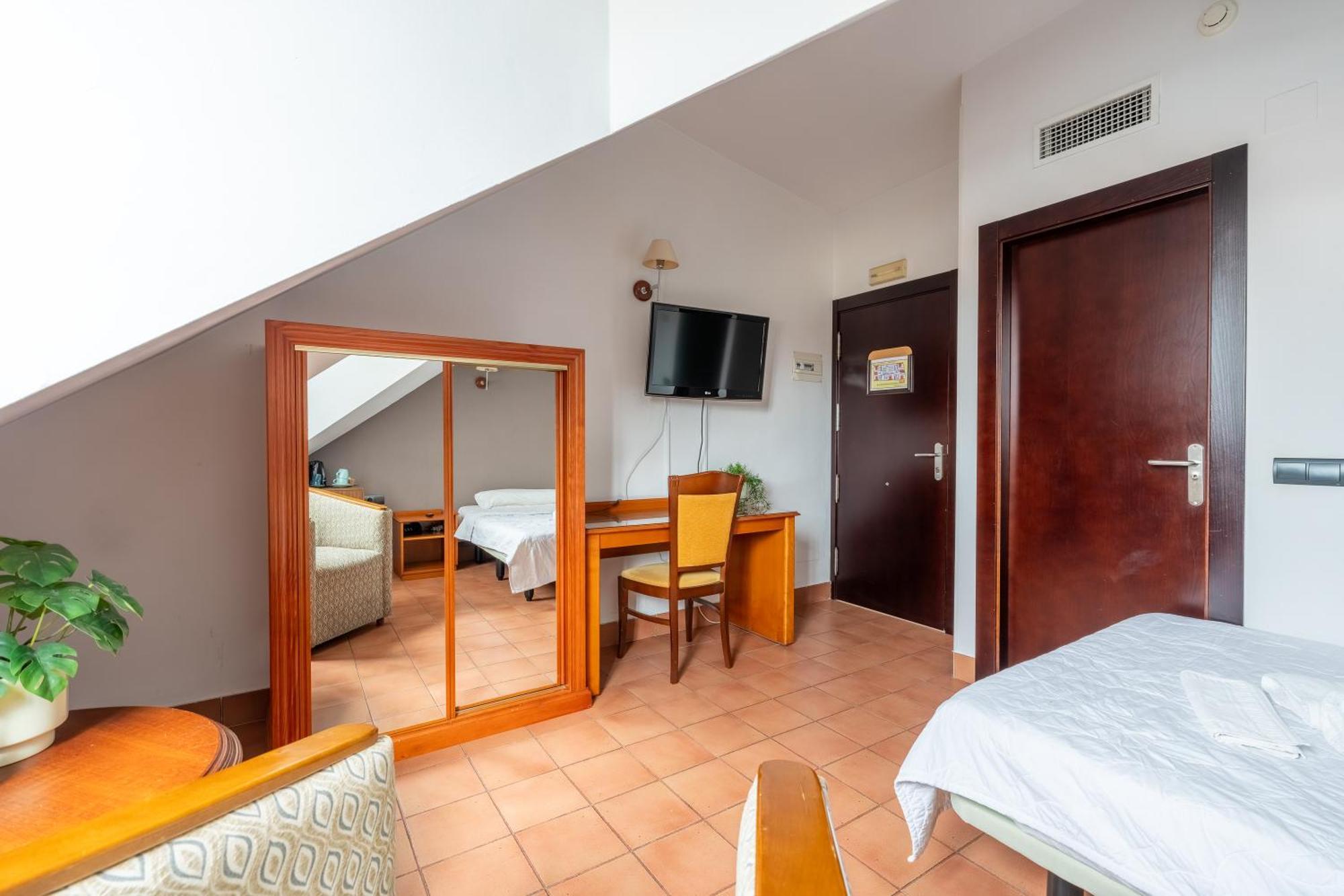 I Am La Posada Hotel And Apartment Benalmadena Bagian luar foto